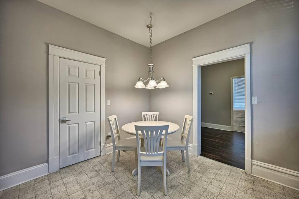 Suites On Seneca - Lovely 2 Bed 1 Bath Apartment Harrisburg Eksteriør billede